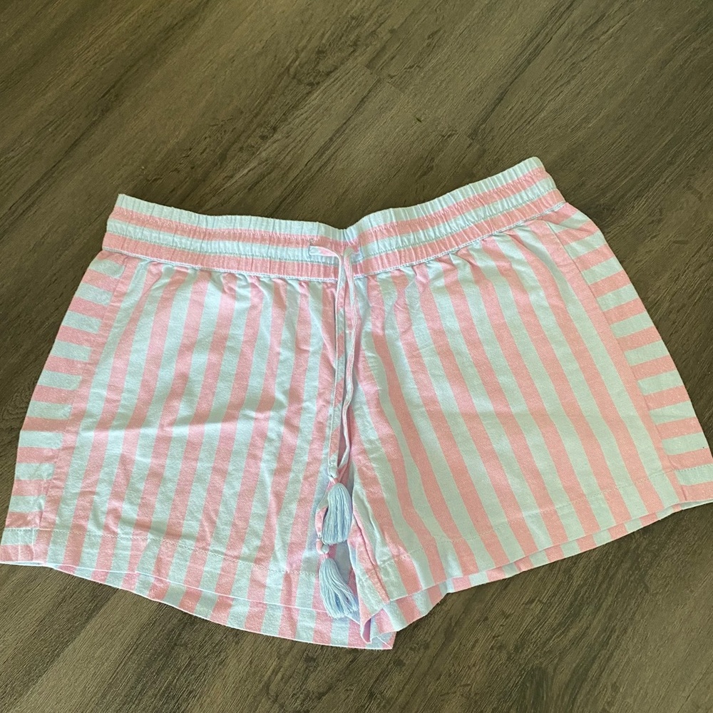 Vineyard Vines Shorts, Size Medium